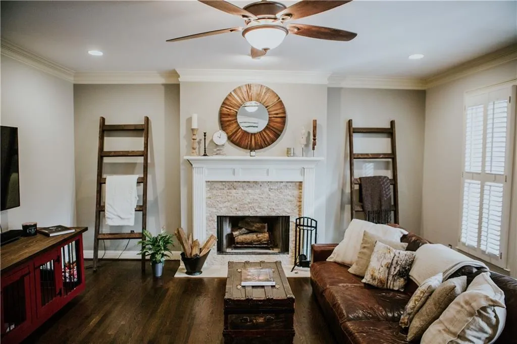 925 Roberts Landing Cove, Sandy Springs, Georgia 30350, 4 Bedrooms Bedrooms, ,3 BathroomsBathrooms,Residential,Sold,925 Roberts Landing Cove,6668302