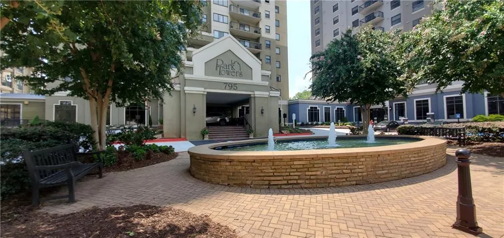 View of home's community
