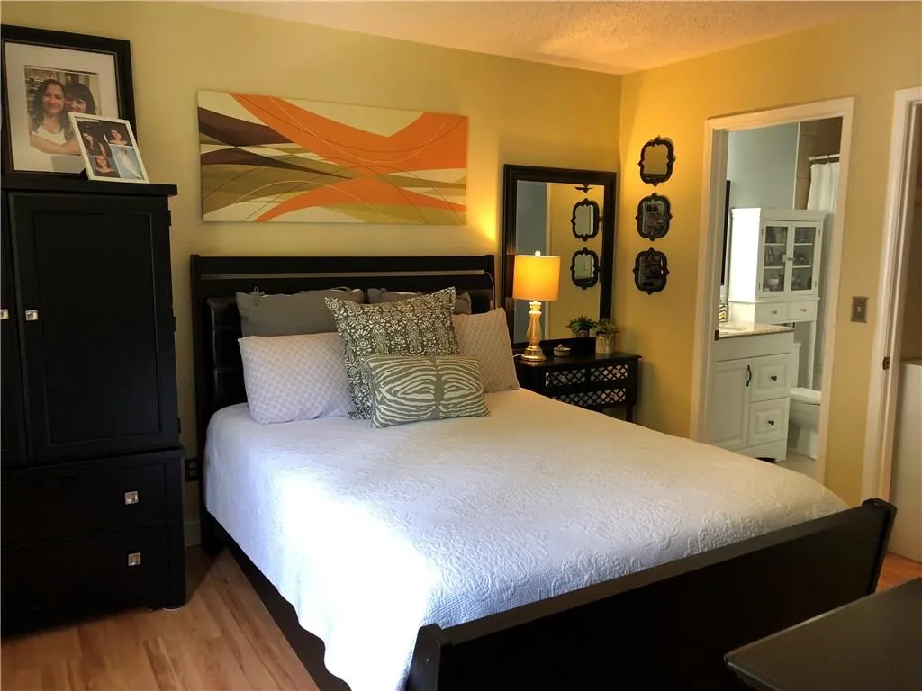2205 Huntingdon Chase, Atlanta, Georgia 30350, 2 Bedrooms Bedrooms, ,2 BathroomsBathrooms,Residential,Sold,2205 Huntingdon Chase,6023355