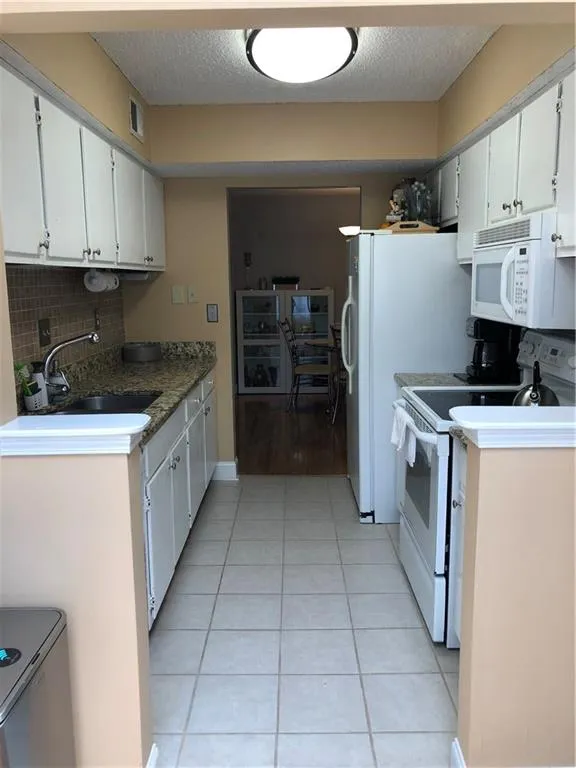 2205 Huntingdon Chase, Atlanta, Georgia 30350, 2 Bedrooms Bedrooms, ,2 BathroomsBathrooms,Residential,Sold,2205 Huntingdon Chase,6023355