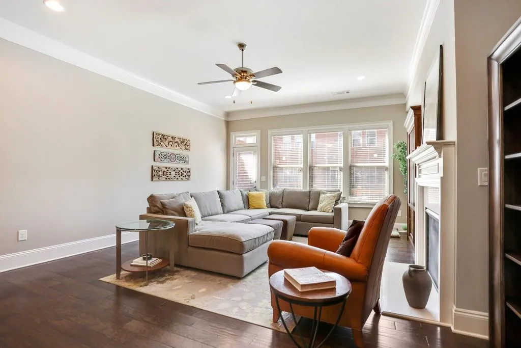 Spacious open floor plan is great for entertaining. 5