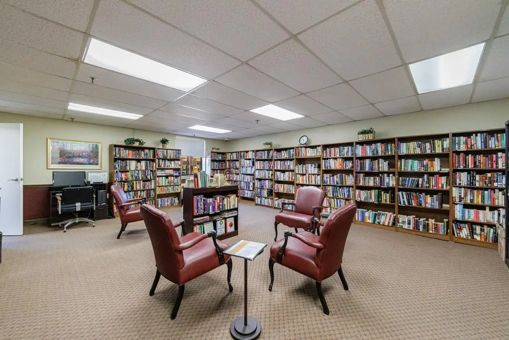 300 Johnson Ferry Road Ne Unit B113, Atlanta, Georgia 30328, 2 Bedrooms Bedrooms, ,2 BathroomsBathrooms,Residential,For Sale,300 Johnson Ferry Road Ne Unit B113,7535460
