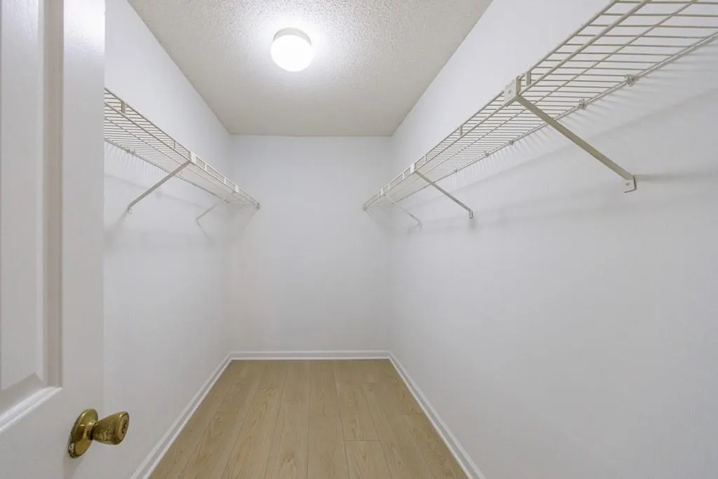 300 Johnson Ferry Road Ne Unit B113, Atlanta, Georgia 30328, 2 Bedrooms Bedrooms, ,2 BathroomsBathrooms,Residential,For Sale,300 Johnson Ferry Road Ne Unit B113,7535460
