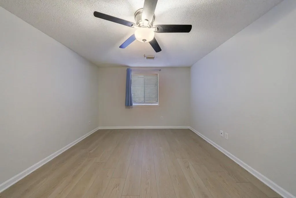 300 Johnson Ferry Road Ne Unit B113, Atlanta, Georgia 30328, 2 Bedrooms Bedrooms, ,2 BathroomsBathrooms,Residential,For Sale,300 Johnson Ferry Road Ne Unit B113,7535460