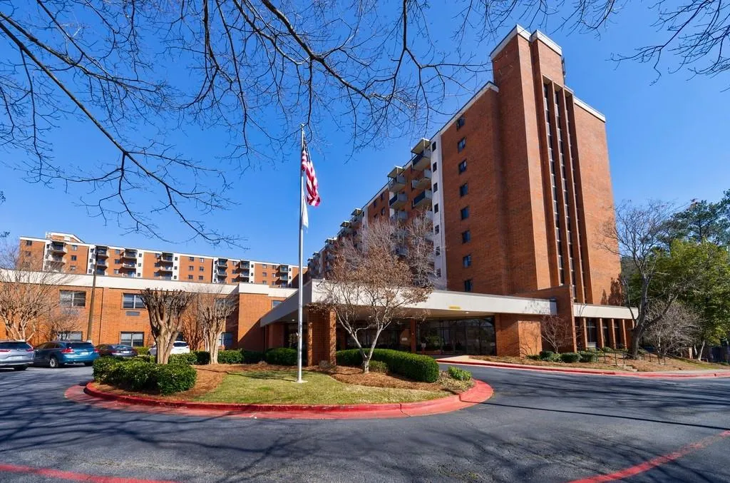 300 Johnson Ferry Road Ne Unit B113, Atlanta, Georgia 30328, 2 Bedrooms Bedrooms, ,2 BathroomsBathrooms,Residential,For Sale,300 Johnson Ferry Road Ne Unit B113,7535460
