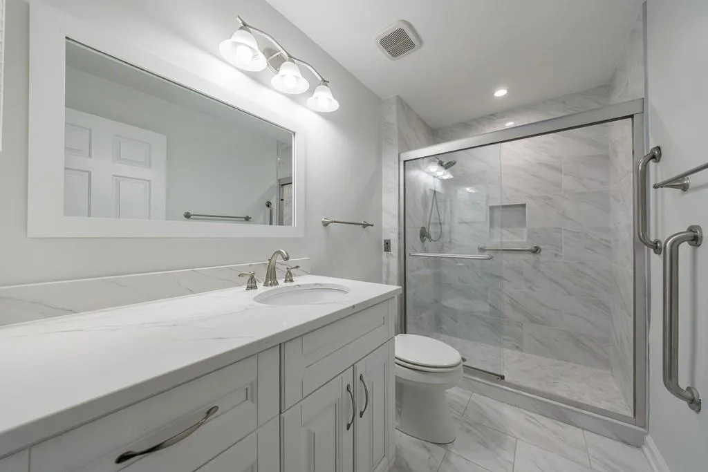 300 Johnson Ferry Road Ne Unit B113, Atlanta, Georgia 30328, 2 Bedrooms Bedrooms, ,2 BathroomsBathrooms,Residential,For Sale,300 Johnson Ferry Road Ne Unit B113,7535460