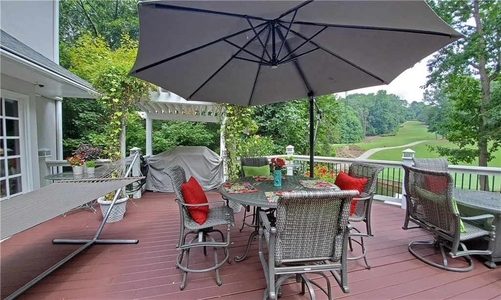 9620 Huntcliff Trace, Atlanta, Georgia 30350, 6 Bedrooms Bedrooms, ,4 BathroomsBathrooms,Residential,Sold,9620 Huntcliff Trace,6924192
