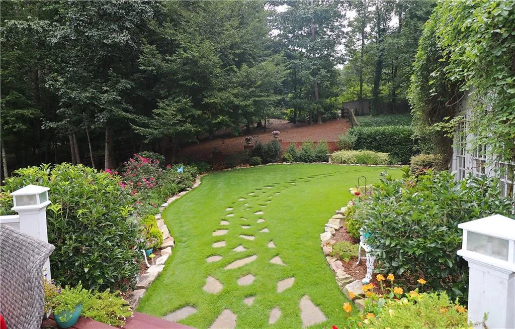 9620 Huntcliff Trace, Atlanta, Georgia 30350, 6 Bedrooms Bedrooms, ,4 BathroomsBathrooms,Residential,Sold,9620 Huntcliff Trace,6924192