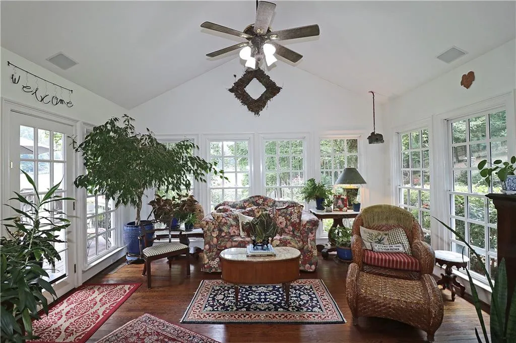 9620 Huntcliff Trace, Atlanta, Georgia 30350, 6 Bedrooms Bedrooms, ,4 BathroomsBathrooms,Residential,Sold,9620 Huntcliff Trace,6924192