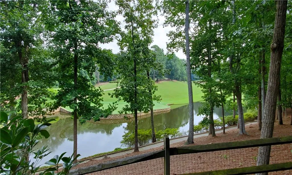 9620 Huntcliff Trace, Atlanta, Georgia 30350, 6 Bedrooms Bedrooms, ,4 BathroomsBathrooms,Residential,Sold,9620 Huntcliff Trace,6924192