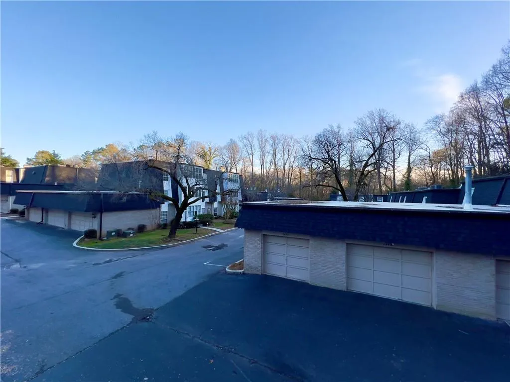 5480 Chemin De Vie, Atlanta, Georgia 30342, 3 Bedrooms Bedrooms, ,2 BathroomsBathrooms,Residential,Sold,5480 Chemin De Vie,7166073