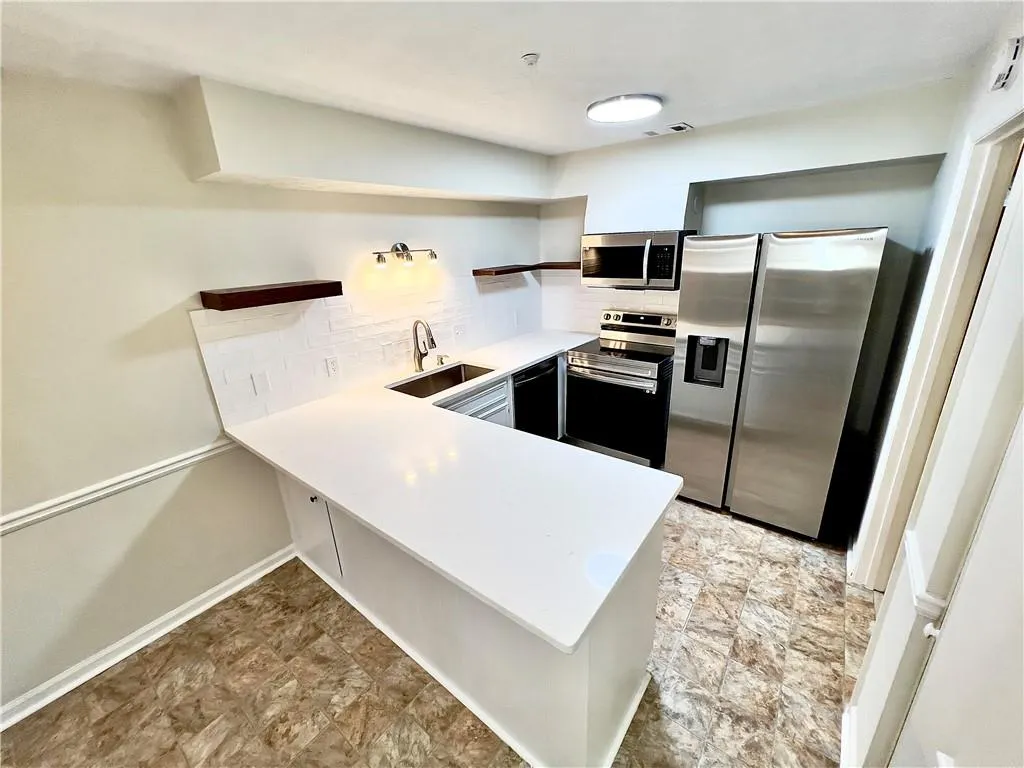 5480 Chemin De Vie, Atlanta, Georgia 30342, 3 Bedrooms Bedrooms, ,2 BathroomsBathrooms,Residential,Sold,5480 Chemin De Vie,7166073