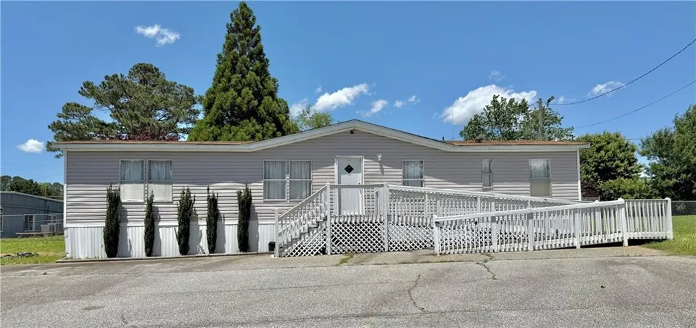View of manufactured / mobile home