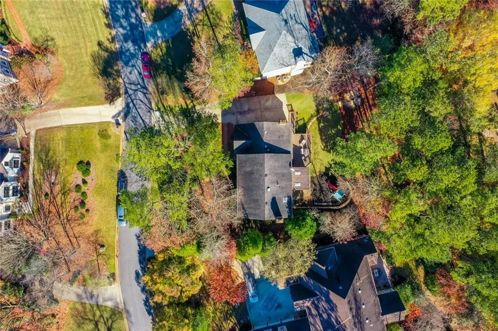 7665 Blandford Place, Sandy Springs, Georgia 30350, 4 Bedrooms Bedrooms, ,3 BathroomsBathrooms,Residential,Sold,7665 Blandford Place,6815230