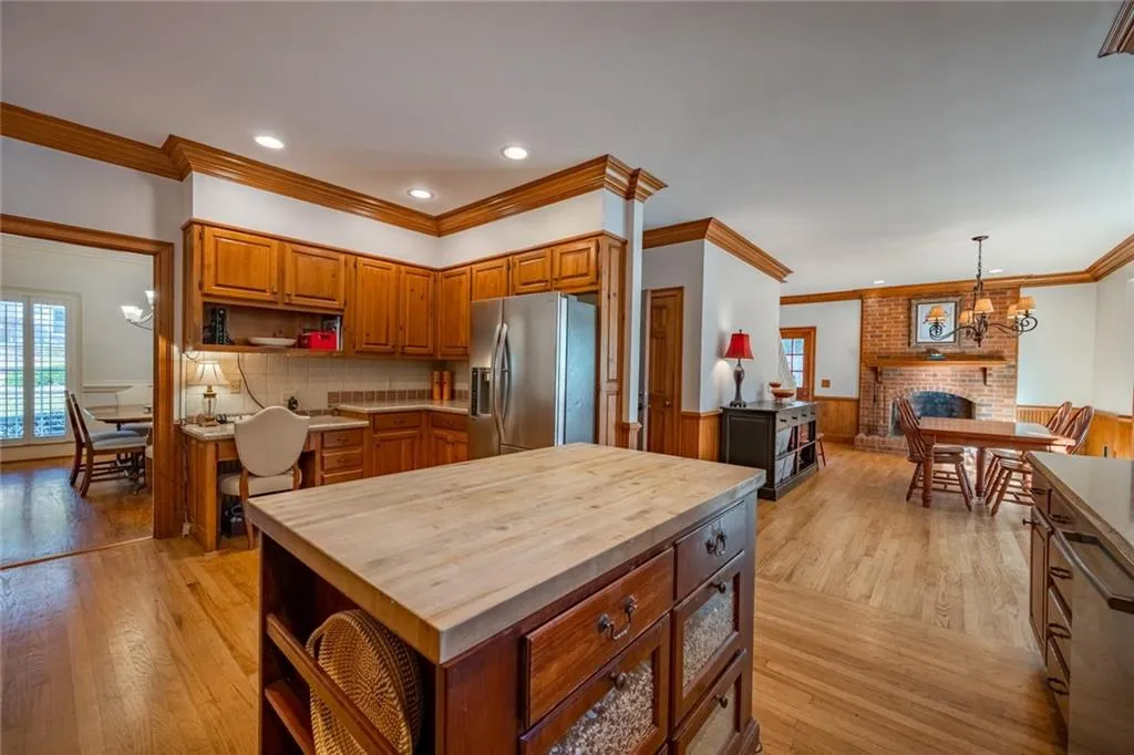 7665 Blandford Place, Sandy Springs, Georgia 30350, 4 Bedrooms Bedrooms, ,3 BathroomsBathrooms,Residential,Sold,7665 Blandford Place,6815230