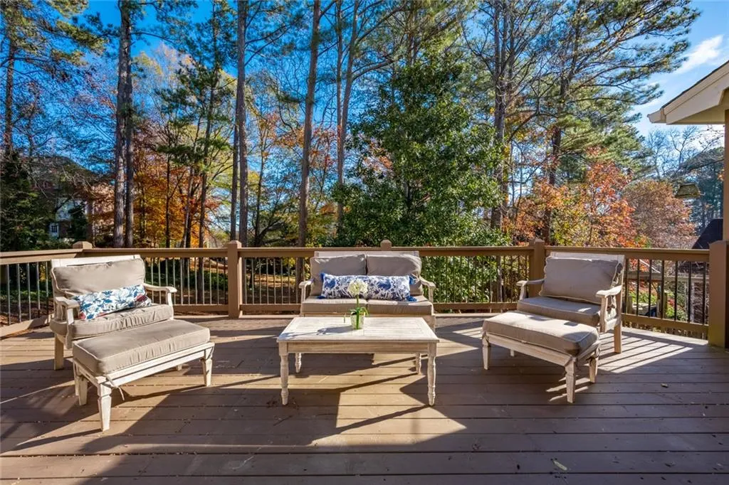7665 Blandford Place, Sandy Springs, Georgia 30350, 4 Bedrooms Bedrooms, ,3 BathroomsBathrooms,Residential,Sold,7665 Blandford Place,6815230