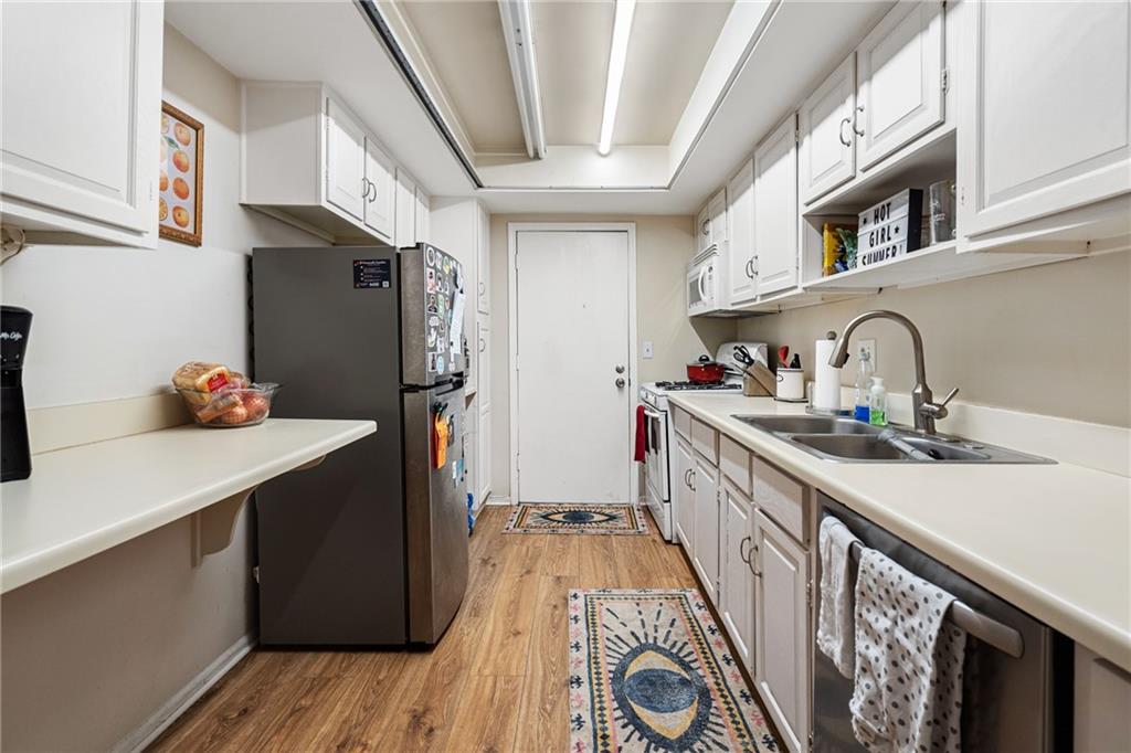6851 Roswell Road Unit F15, Atlanta, Georgia 30328, 3 Bedrooms Bedrooms, ,2 BathroomsBathrooms,Residential,Sold,6851 Roswell Road Unit F15,7312564