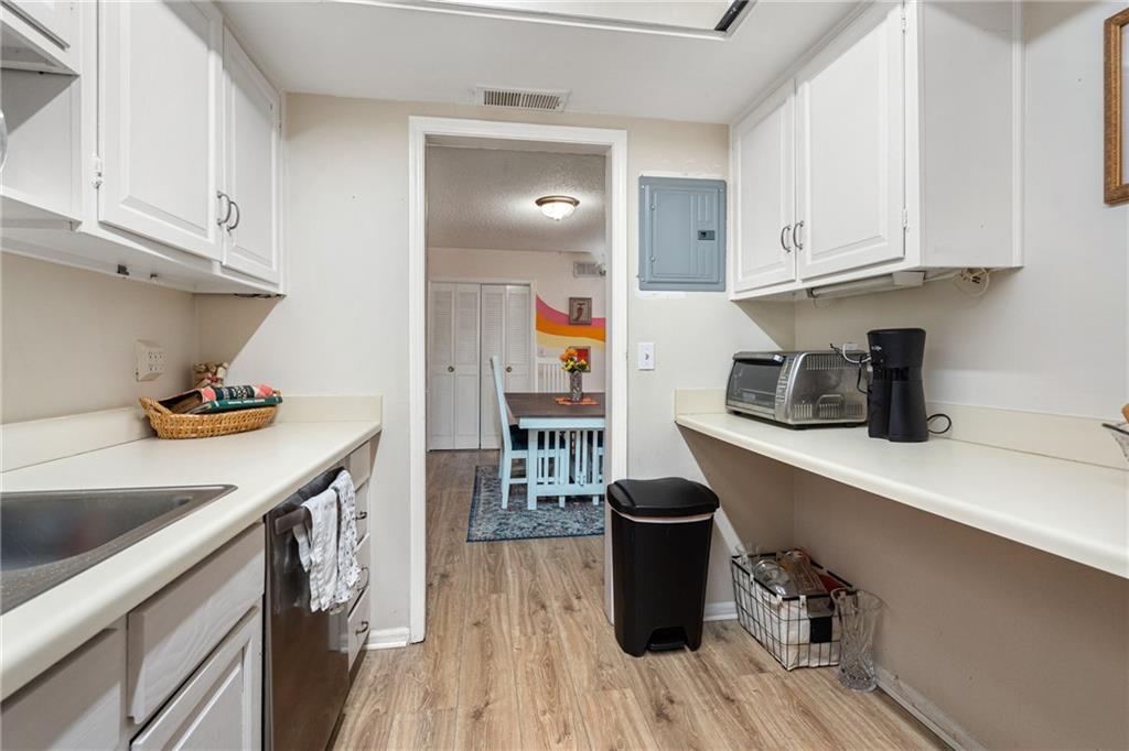 6851 Roswell Road Unit F15, Atlanta, Georgia 30328, 3 Bedrooms Bedrooms, ,2 BathroomsBathrooms,Residential,Sold,6851 Roswell Road Unit F15,7312564