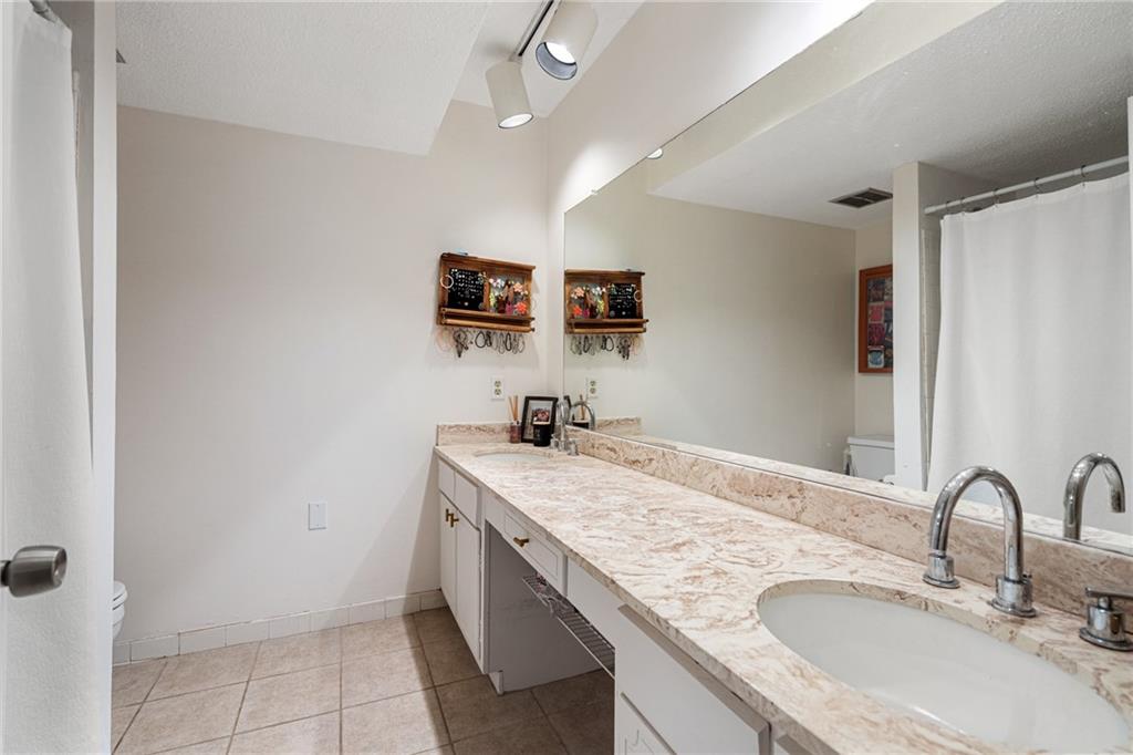 6851 Roswell Road Unit F15, Atlanta, Georgia 30328, 3 Bedrooms Bedrooms, ,2 BathroomsBathrooms,Residential,Sold,6851 Roswell Road Unit F15,7312564