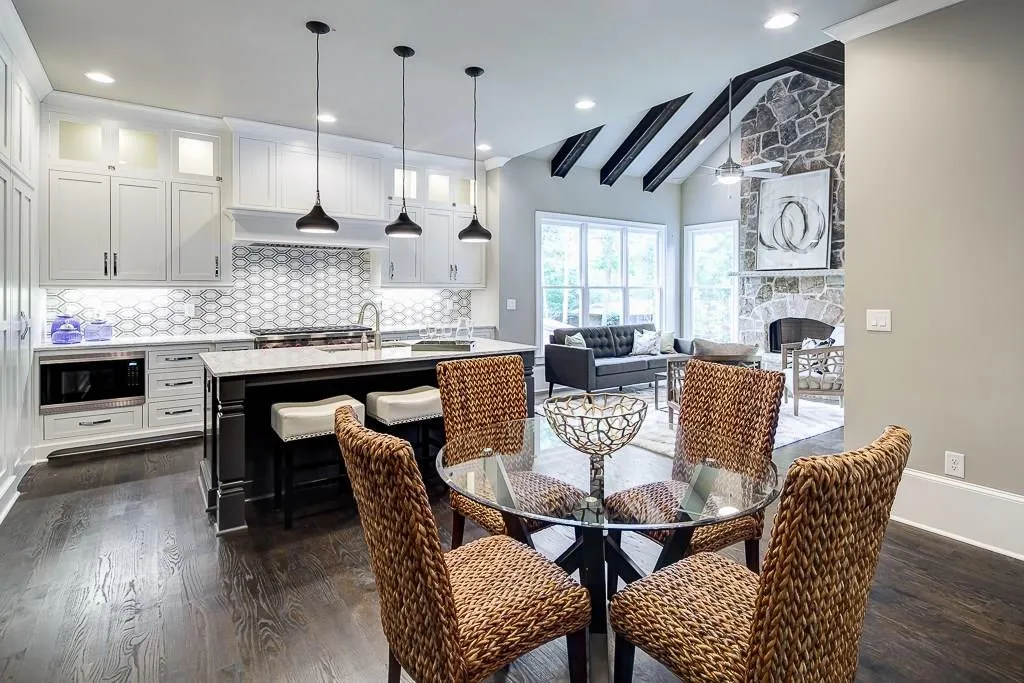 515 Belada Boulevard, Sandy Springs, Georgia 30342, 5 Bedrooms Bedrooms, ,4 BathroomsBathrooms,Residential,Sold,515 Belada Boulevard,5773530