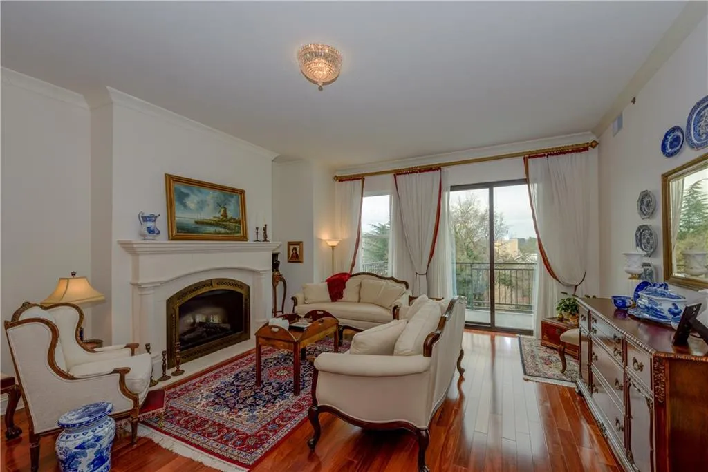 2233 Peachtree Road Ne Unit 502, Atlanta, Georgia 30309, 2 Bedrooms Bedrooms, ,2 BathroomsBathrooms,Residential,Sold,2233 Peachtree Road Ne Unit 502,5952916