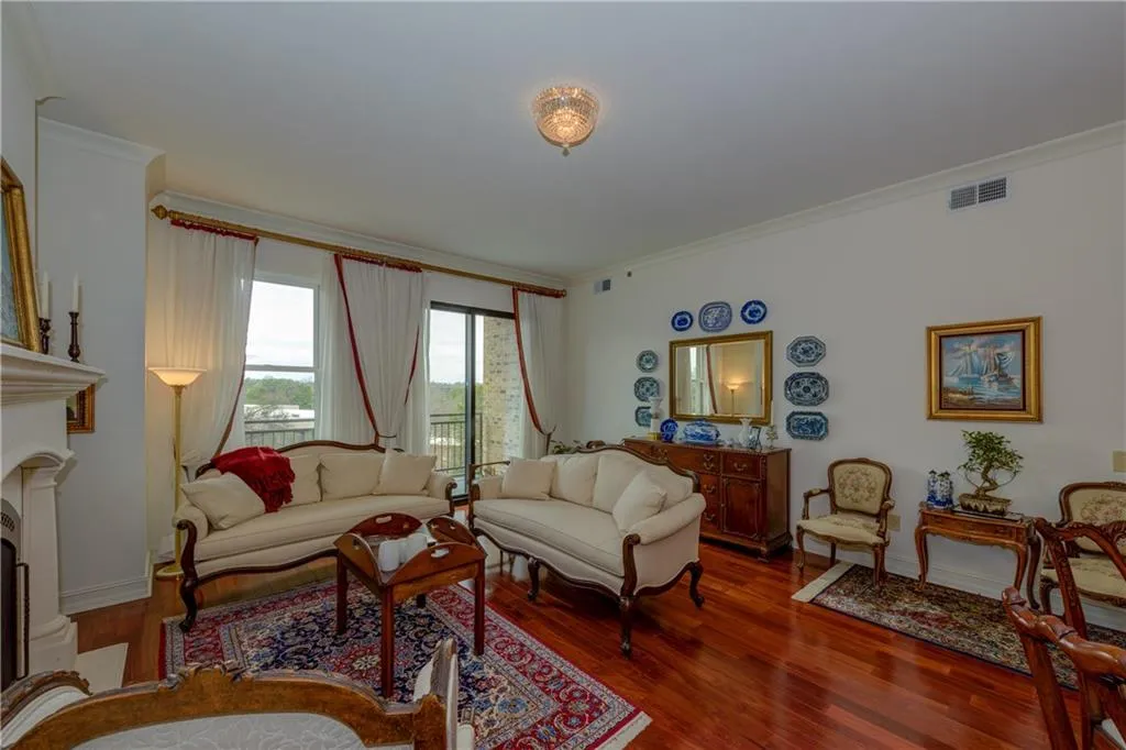 2233 Peachtree Road Ne Unit 502, Atlanta, Georgia 30309, 2 Bedrooms Bedrooms, ,2 BathroomsBathrooms,Residential,Sold,2233 Peachtree Road Ne Unit 502,5952916