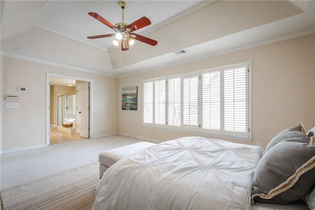 205 Glenridge Close Circle, Sandy Springs, Georgia 30328, 3 Bedrooms Bedrooms, ,2 BathroomsBathrooms,Residential,Sold,205 Glenridge Close Circle,6520191