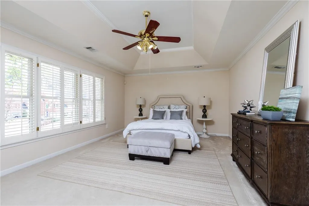 205 Glenridge Close Circle, Sandy Springs, Georgia 30328, 3 Bedrooms Bedrooms, ,2 BathroomsBathrooms,Residential,Sold,205 Glenridge Close Circle,6520191