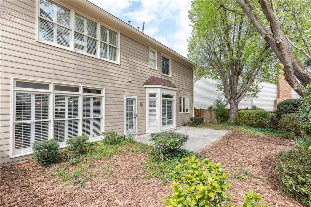 205 Glenridge Close Circle, Sandy Springs, Georgia 30328, 3 Bedrooms Bedrooms, ,2 BathroomsBathrooms,Residential,Sold,205 Glenridge Close Circle,6520191