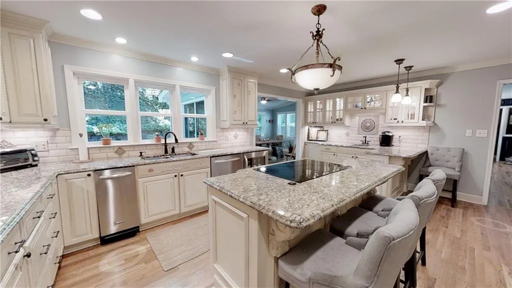 800 Old Campus Trail, Atlanta, Georgia 30328, 5 Bedrooms Bedrooms, ,5 BathroomsBathrooms,Residential,Sold,800 Old Campus Trail,6541462