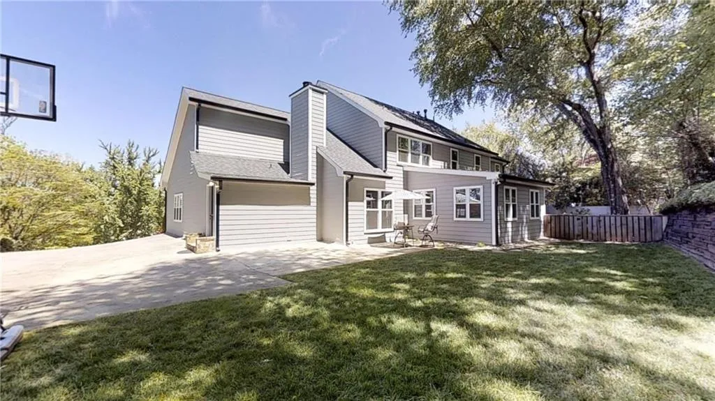 800 Old Campus Trail, Atlanta, Georgia 30328, 5 Bedrooms Bedrooms, ,5 BathroomsBathrooms,Residential,Sold,800 Old Campus Trail,6541462