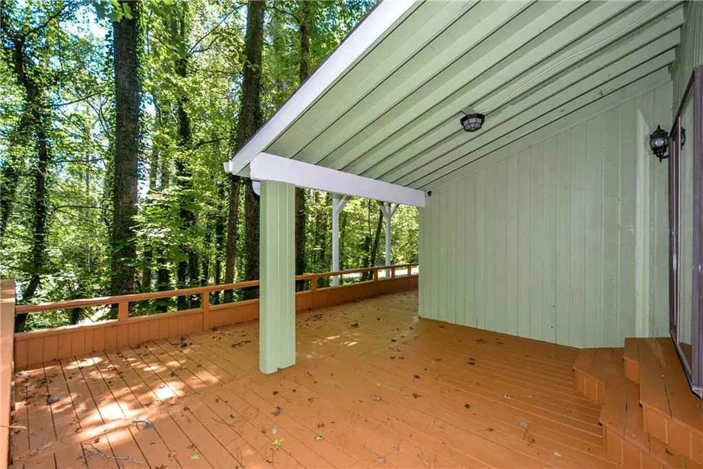 7560 Winters Chapel Road, Sandy Springs, Georgia 30350, 3 Bedrooms Bedrooms, ,2 BathroomsBathrooms,Residential,Sold,7560 Winters Chapel Road,5941659