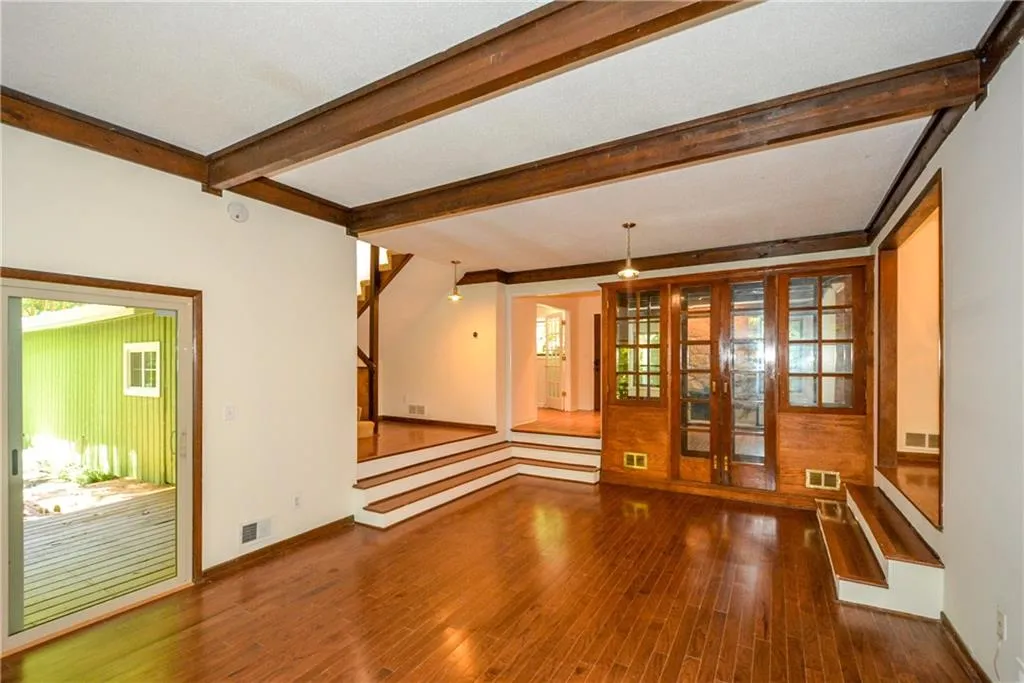 7560 Winters Chapel Road, Sandy Springs, Georgia 30350, 3 Bedrooms Bedrooms, ,2 BathroomsBathrooms,Residential,Sold,7560 Winters Chapel Road,5941659