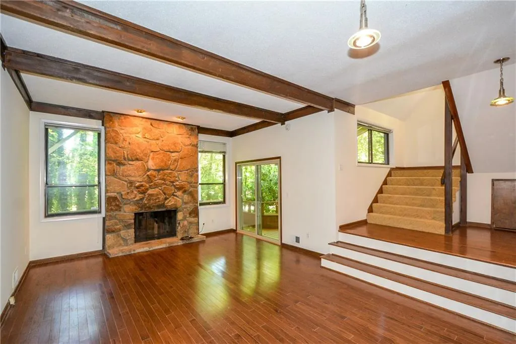 7560 Winters Chapel Road, Sandy Springs, Georgia 30350, 3 Bedrooms Bedrooms, ,2 BathroomsBathrooms,Residential,Sold,7560 Winters Chapel Road,5941659