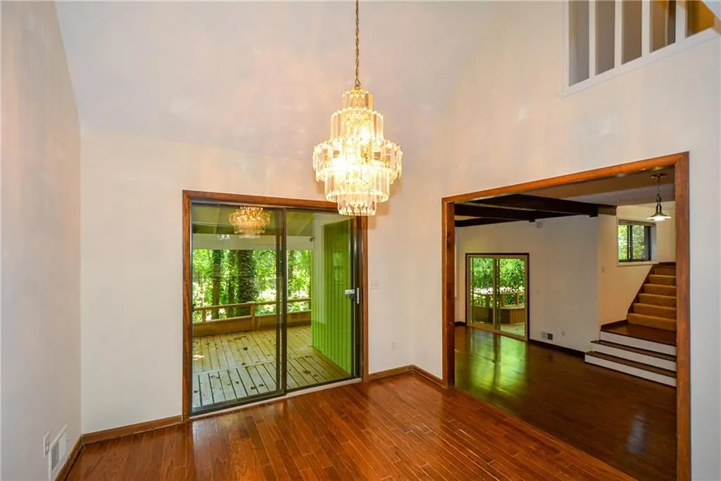 7560 Winters Chapel Road, Sandy Springs, Georgia 30350, 3 Bedrooms Bedrooms, ,2 BathroomsBathrooms,Residential,Sold,7560 Winters Chapel Road,5941659