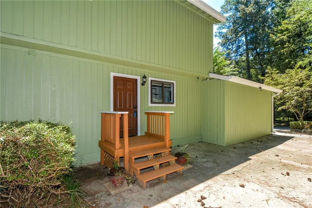 7560 Winters Chapel Road, Sandy Springs, Georgia 30350, 3 Bedrooms Bedrooms, ,2 BathroomsBathrooms,Residential,Sold,7560 Winters Chapel Road,5941659