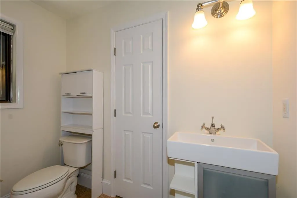 7560 Winters Chapel Road, Sandy Springs, Georgia 30350, 3 Bedrooms Bedrooms, ,2 BathroomsBathrooms,Residential,Sold,7560 Winters Chapel Road,5941659