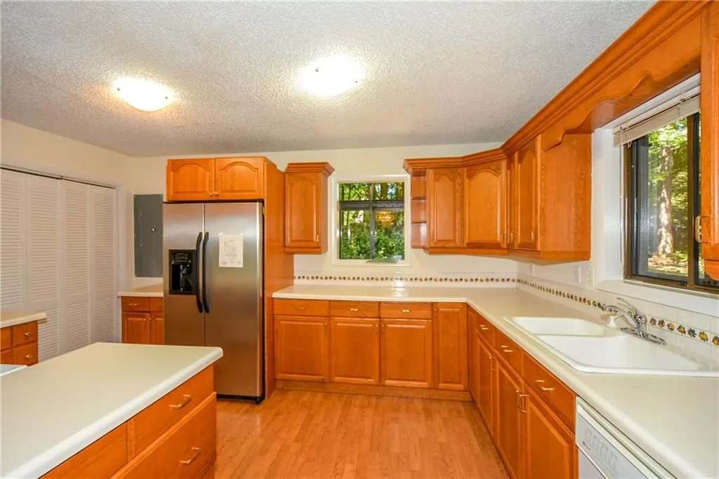 7560 Winters Chapel Road, Sandy Springs, Georgia 30350, 3 Bedrooms Bedrooms, ,2 BathroomsBathrooms,Residential,Sold,7560 Winters Chapel Road,5941659