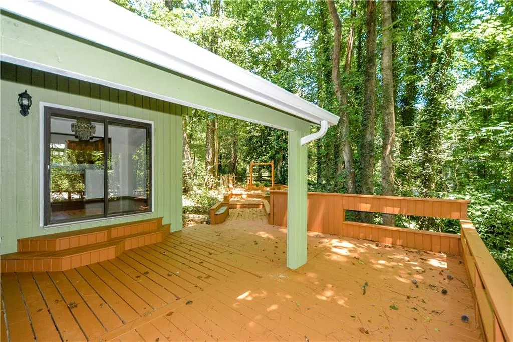 7560 Winters Chapel Road, Sandy Springs, Georgia 30350, 3 Bedrooms Bedrooms, ,2 BathroomsBathrooms,Residential,Sold,7560 Winters Chapel Road,5941659