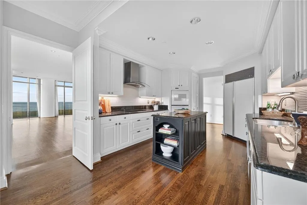 750 Park Avenue Ne Unit 25w, Atlanta, Georgia 30326, 3 Bedrooms Bedrooms, ,2 BathroomsBathrooms,Residential,For Sale,750 Park Avenue Ne Unit 25w,7648954