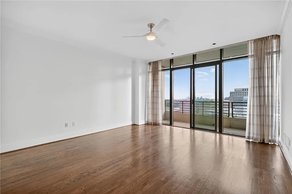 750 Park Avenue Ne Unit 25w, Atlanta, Georgia 30326, 3 Bedrooms Bedrooms, ,2 BathroomsBathrooms,Residential,For Sale,750 Park Avenue Ne Unit 25w,7648954