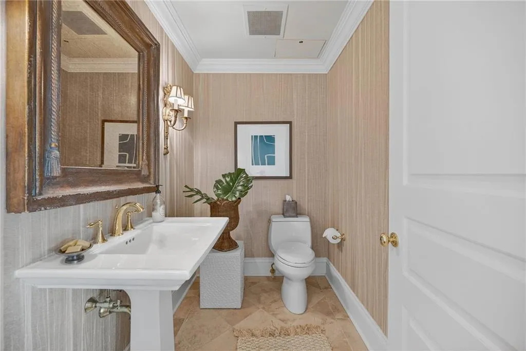 750 Park Avenue Ne Unit 25w, Atlanta, Georgia 30326, 3 Bedrooms Bedrooms, ,2 BathroomsBathrooms,Residential,For Sale,750 Park Avenue Ne Unit 25w,7648954