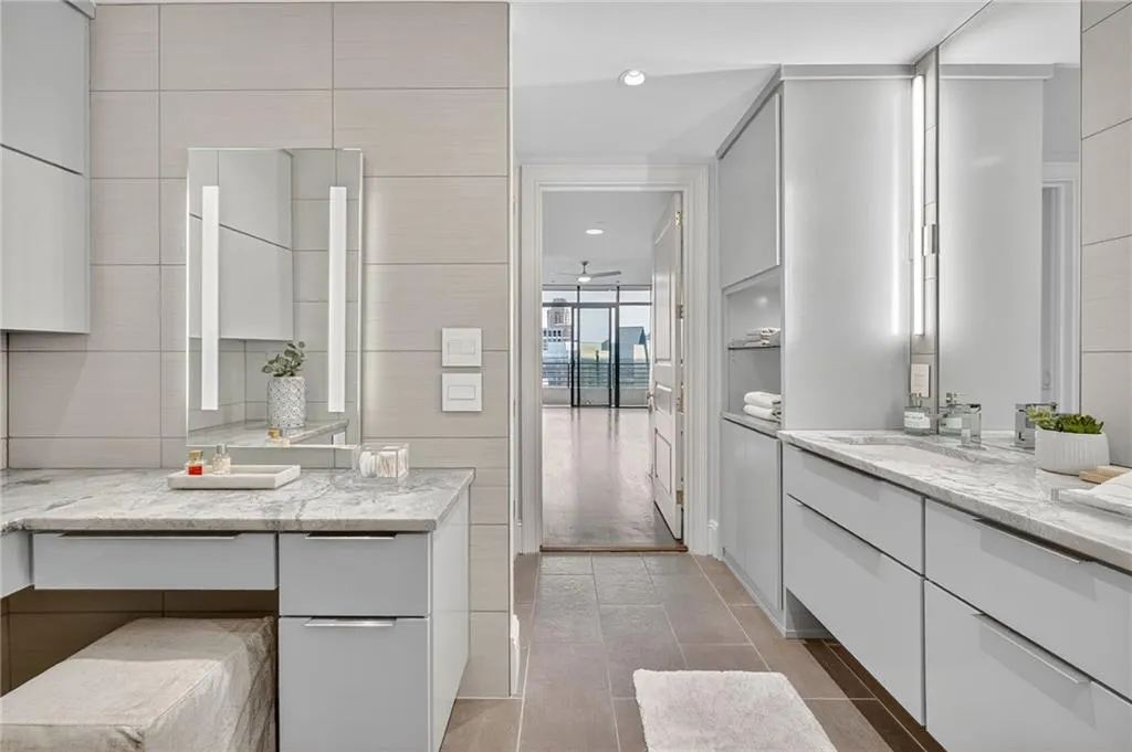 750 Park Avenue Ne Unit 25w, Atlanta, Georgia 30326, 3 Bedrooms Bedrooms, ,2 BathroomsBathrooms,Residential,For Sale,750 Park Avenue Ne Unit 25w,7648954