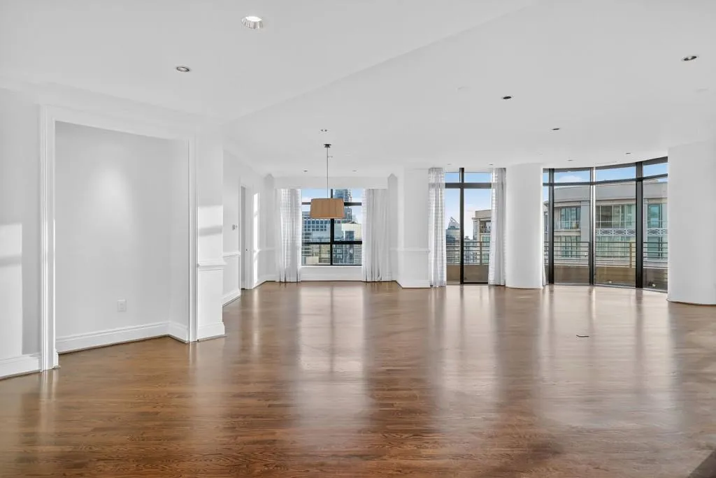 750 Park Avenue Ne Unit 25w, Atlanta, Georgia 30326, 3 Bedrooms Bedrooms, ,2 BathroomsBathrooms,Residential,For Sale,750 Park Avenue Ne Unit 25w,7648954
