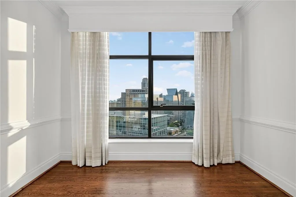750 Park Avenue Ne Unit 25w, Atlanta, Georgia 30326, 3 Bedrooms Bedrooms, ,2 BathroomsBathrooms,Residential,For Sale,750 Park Avenue Ne Unit 25w,7648954