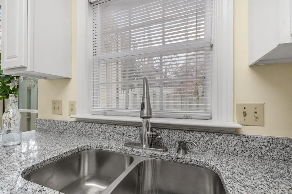 3 Mount Vernon Circle, Sandy Springs, Georgia 30338, 2 Bedrooms Bedrooms, ,2 BathroomsBathrooms,Residential,Sold,3 Mount Vernon Circle,6832579