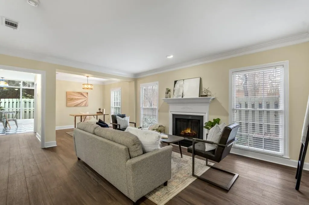 3 Mount Vernon Circle, Sandy Springs, Georgia 30338, 2 Bedrooms Bedrooms, ,2 BathroomsBathrooms,Residential,Sold,3 Mount Vernon Circle,6832579