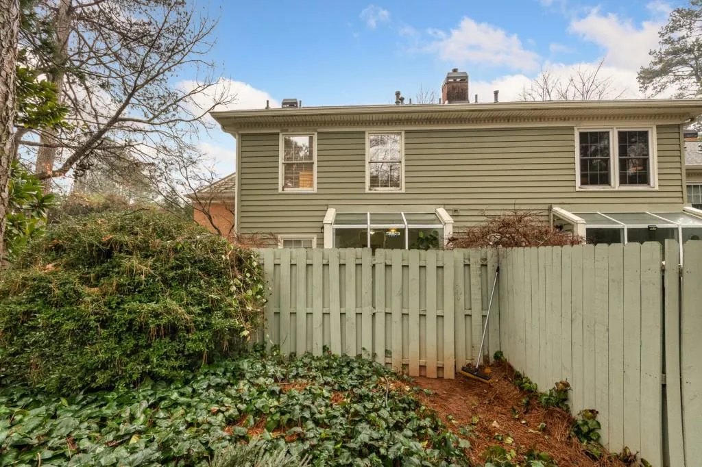 3 Mount Vernon Circle, Sandy Springs, Georgia 30338, 2 Bedrooms Bedrooms, ,2 BathroomsBathrooms,Residential,Sold,3 Mount Vernon Circle,6832579