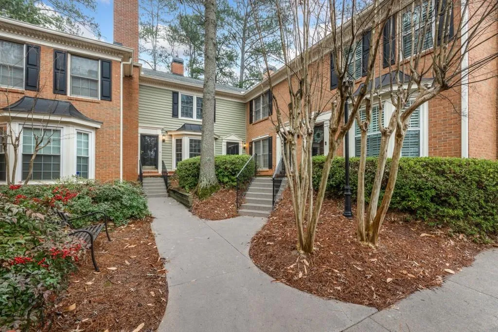 3 Mount Vernon Circle, Sandy Springs, Georgia 30338, 2 Bedrooms Bedrooms, ,2 BathroomsBathrooms,Residential,Sold,3 Mount Vernon Circle,6832579