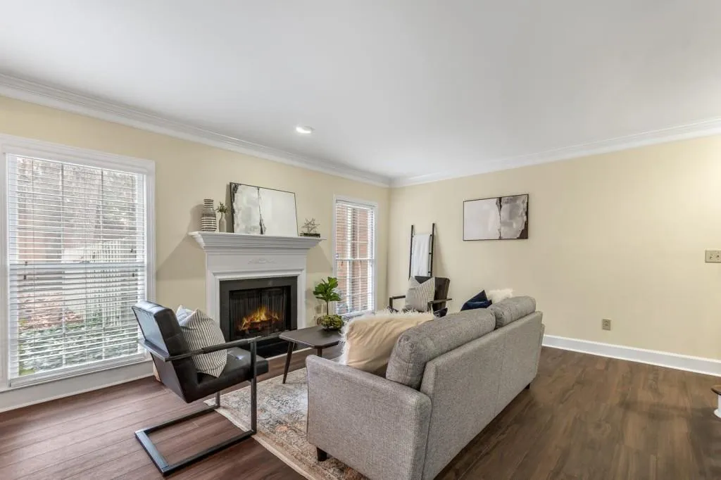 3 Mount Vernon Circle, Sandy Springs, Georgia 30338, 2 Bedrooms Bedrooms, ,2 BathroomsBathrooms,Residential,Sold,3 Mount Vernon Circle,6832579